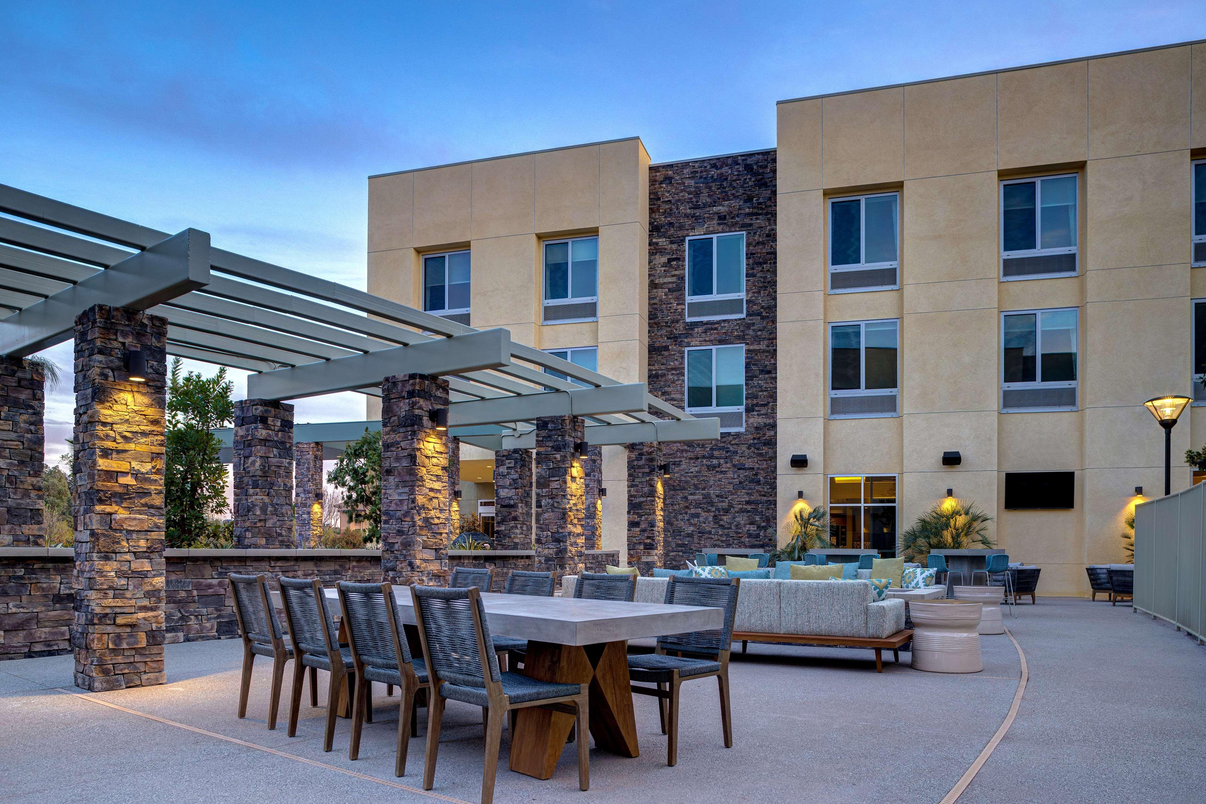 Hilton Garden Inn テメキュラ エクステリア 写真