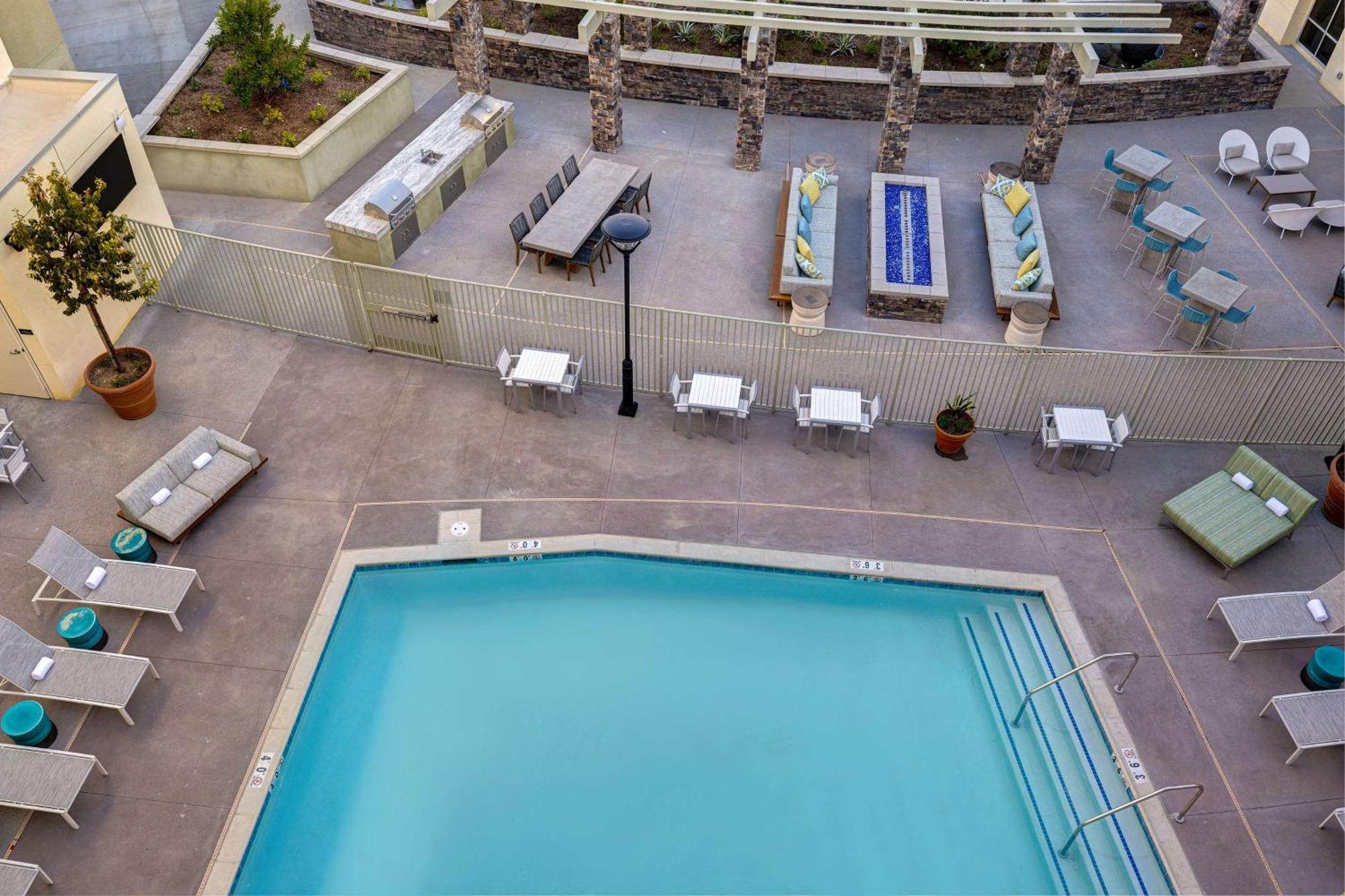 Hilton Garden Inn テメキュラ エクステリア 写真